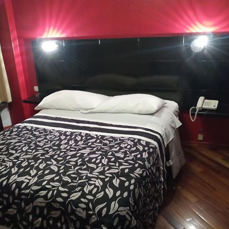 Hostal Capri Quito Luaran gambar