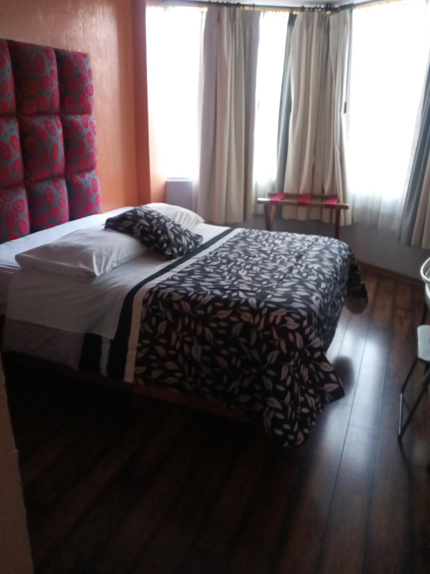 Hostal Capri Quito Luaran gambar