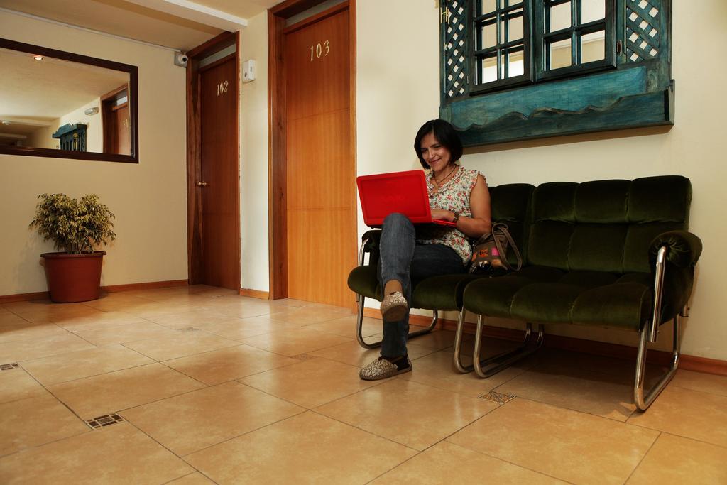 Hostal Capri Quito Luaran gambar