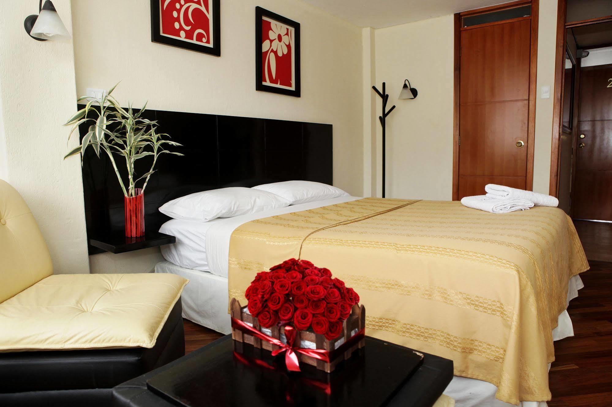 Hostal Capri Quito Luaran gambar