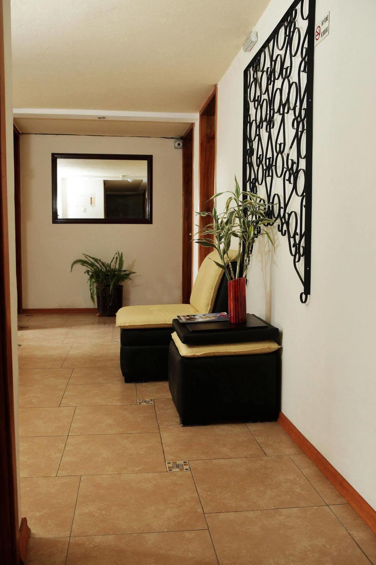 Hostal Capri Quito Luaran gambar