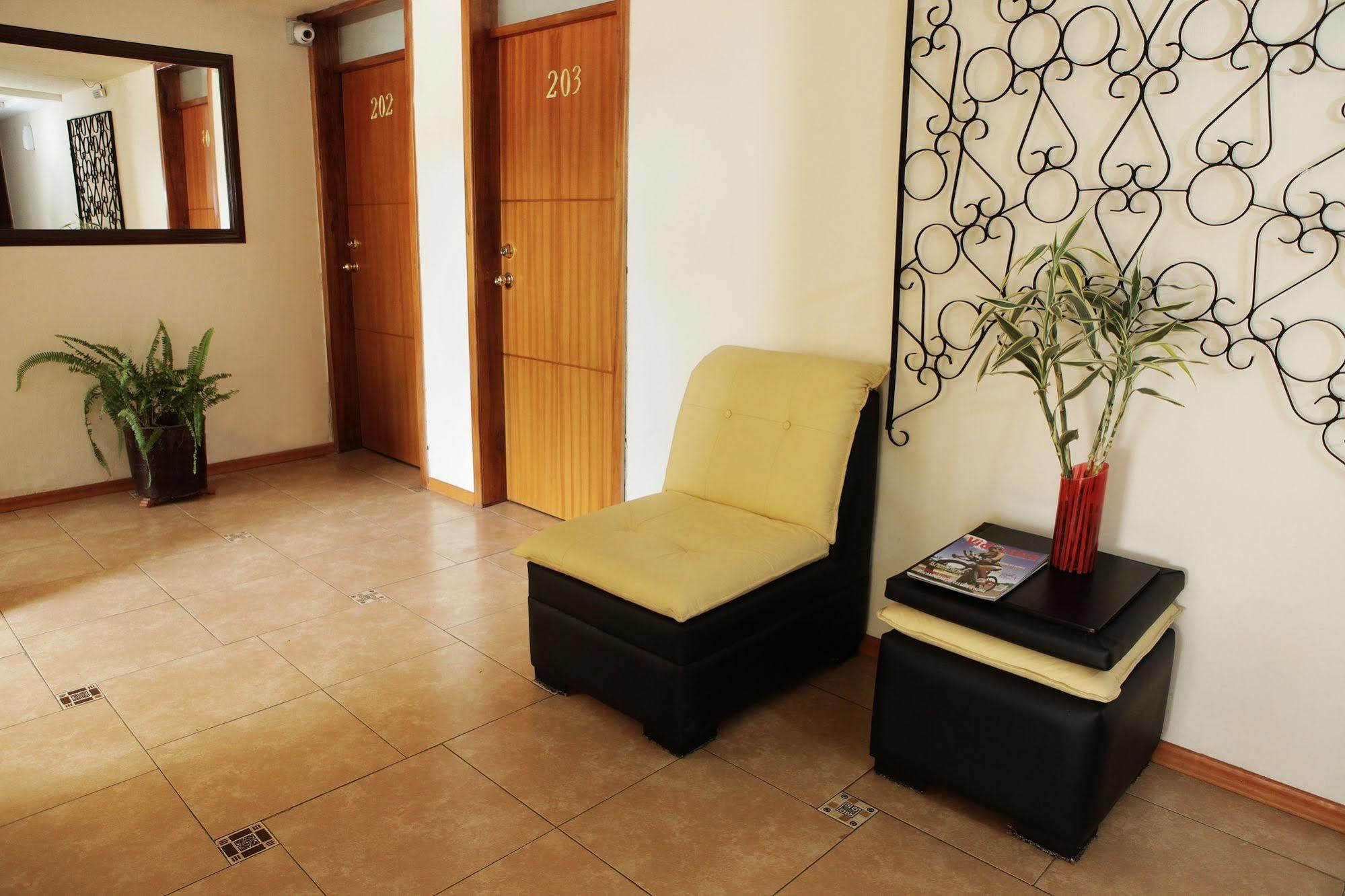 Hostal Capri Quito Luaran gambar